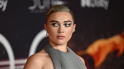 florence pugh titties|Florence Pugh dévoile ses mamelons sur le tapis rouge et ...